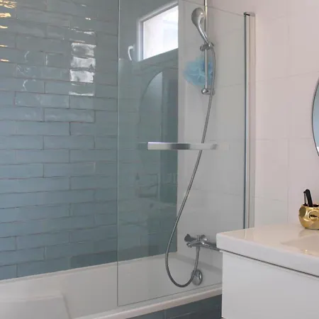 Charming Cocoon With A View Of The Eiffel Tower Apartamento
