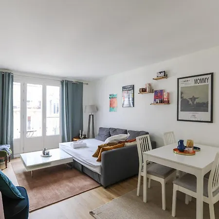 Charming Cocoon With A View Of The Eiffel Tower Apartamento *