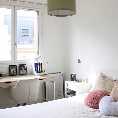 Charming Cocoon With A View Of The Eiffel Tower *